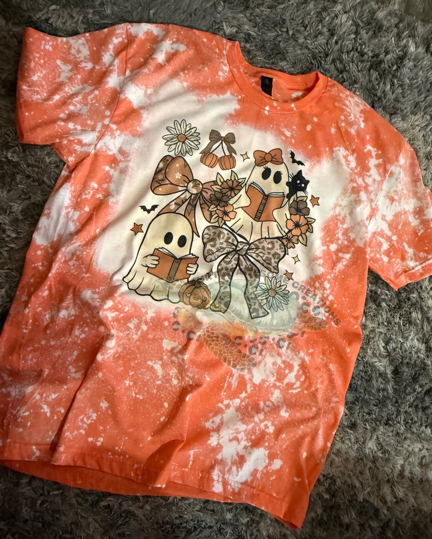 Bookish ghosts tee